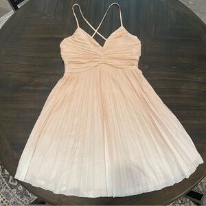 FRENCH CONNECTION
Ombre Pleated A Line Mini Dress